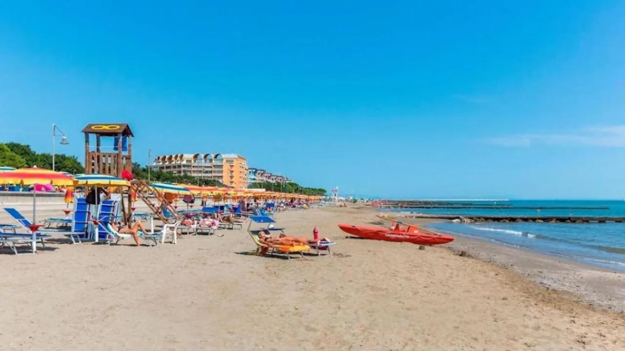 Great Flat With Shared Pool And Lovely Balcony Porto Santa Margherita di Caorle
