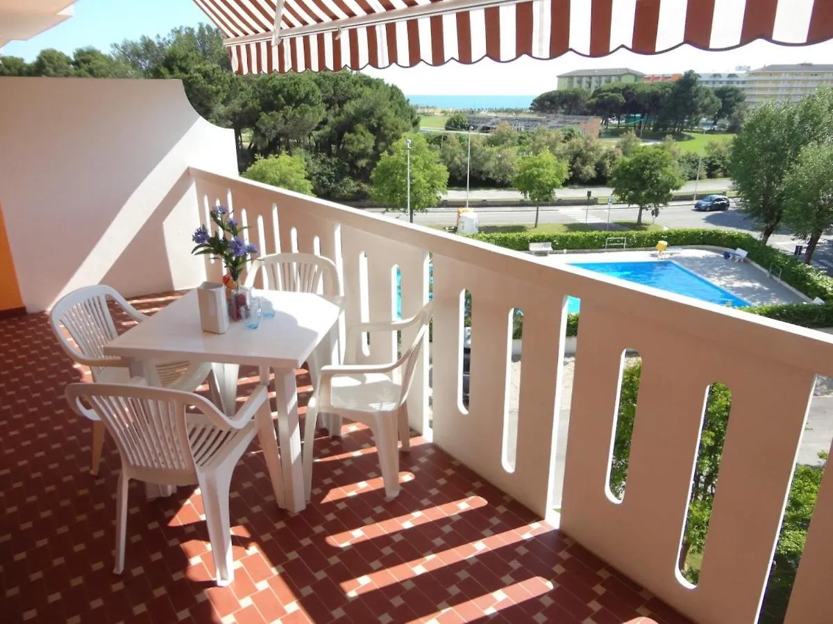 Επικοινωνία με το Great Flat With Shared Pool And Lovely Balcony
